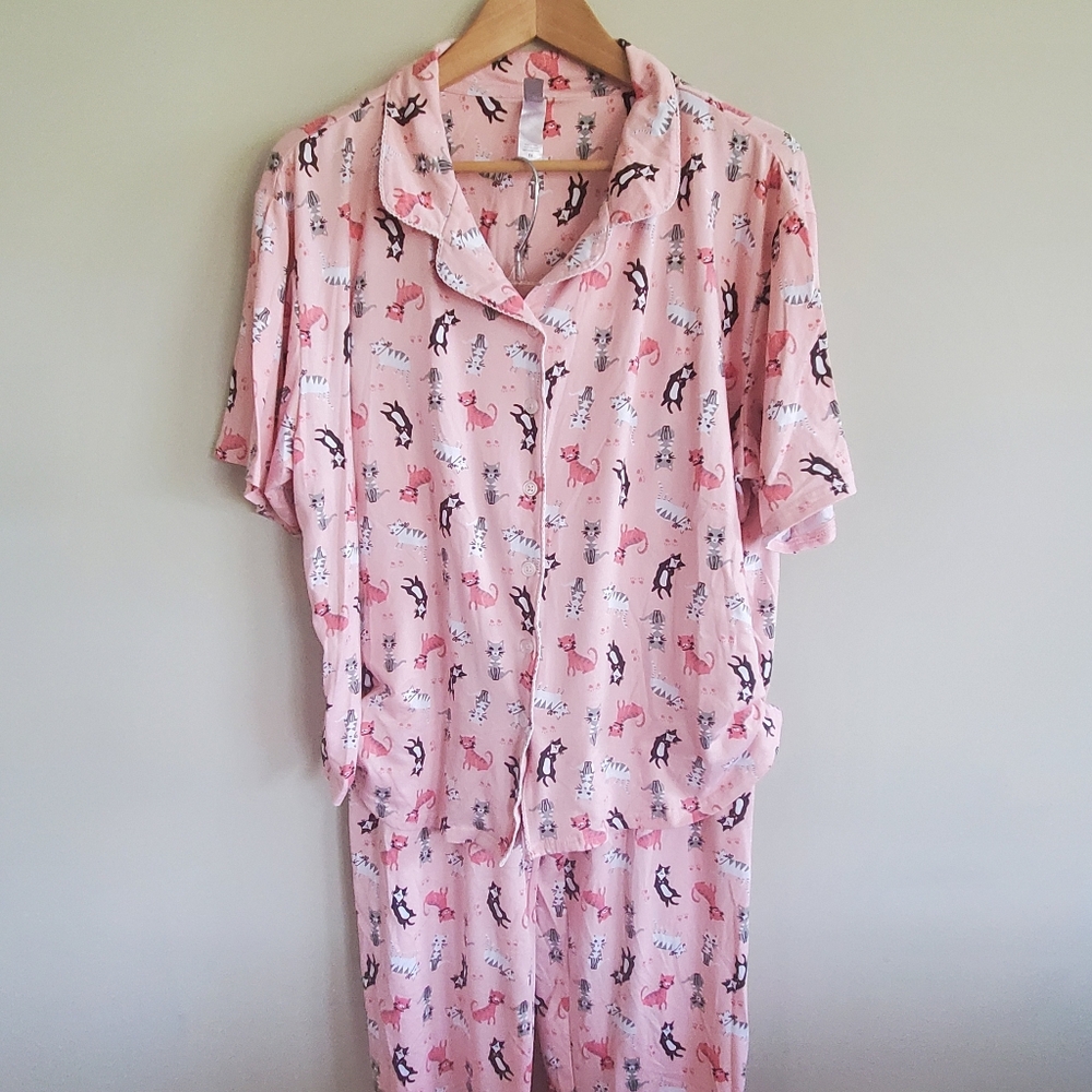 PJ COUTURE Kitty Cats Short Sleeve Capri Pajamas Soft Size 1X Pink